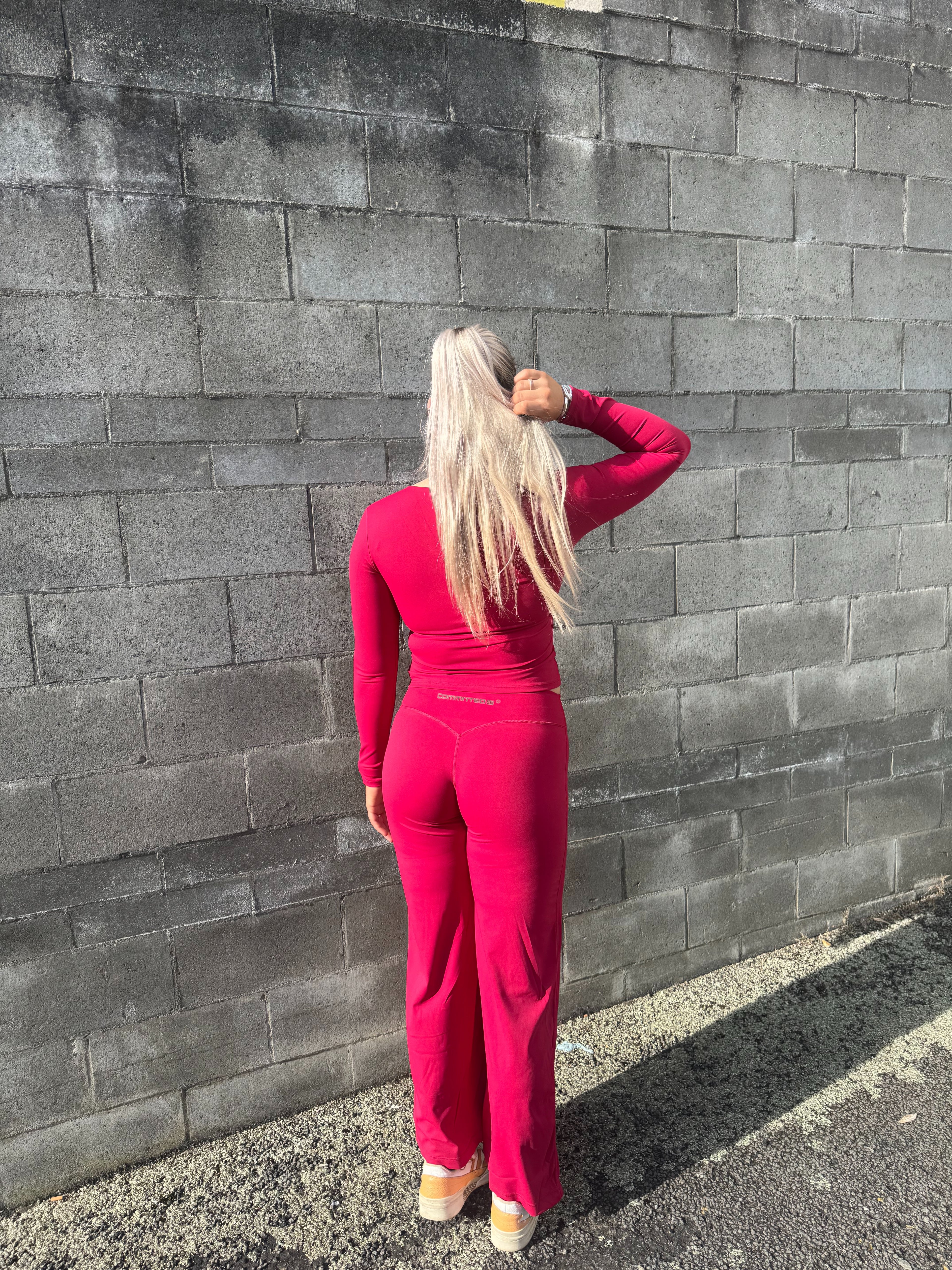 The Signature V Taper Long Sleeve Top